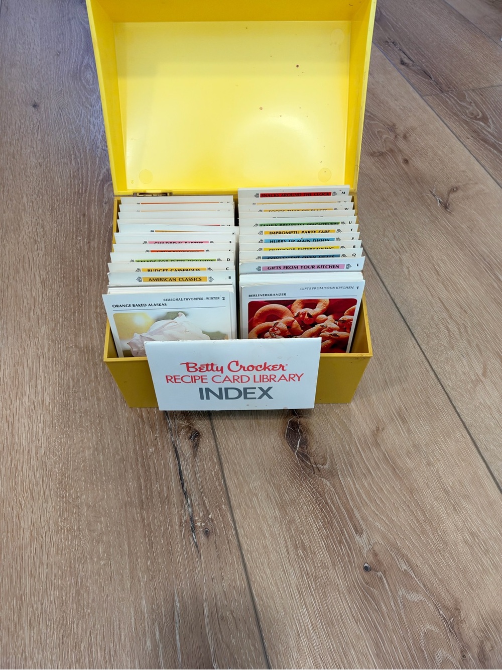 Vintage Betty Crocker Yellow Recipe Card Library Box with Indexed Dividers
